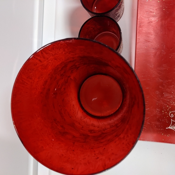 Red Winter Decorations - Picture 4 of 5